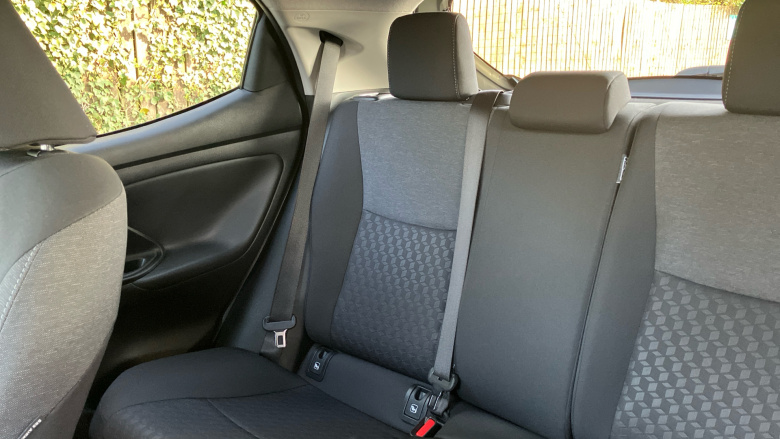 Toyota Yaris 1.5 Hybrid Design 5dr CVT Hybrid Hatchback